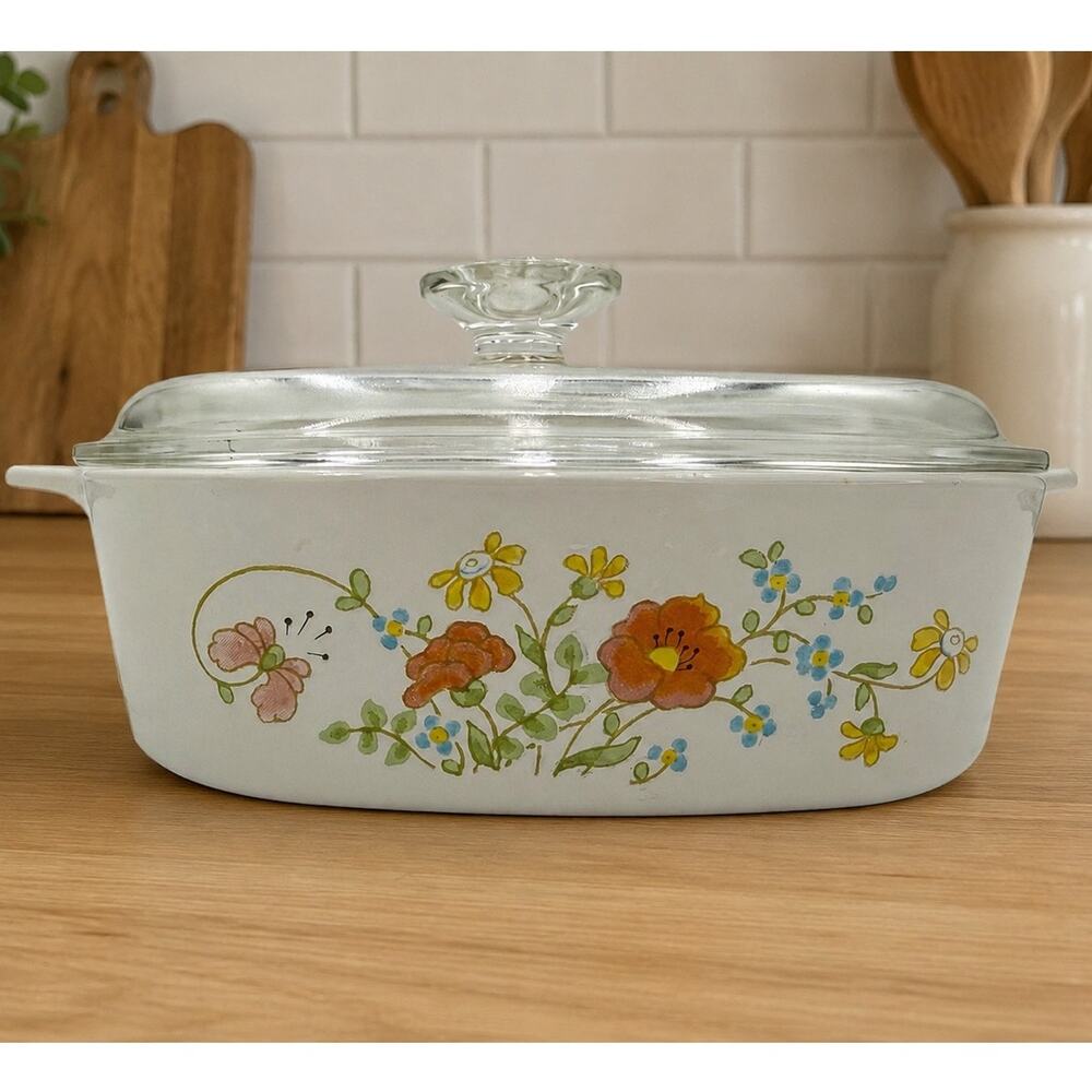 1980's CorningWare 2 Litter Casserole Dish